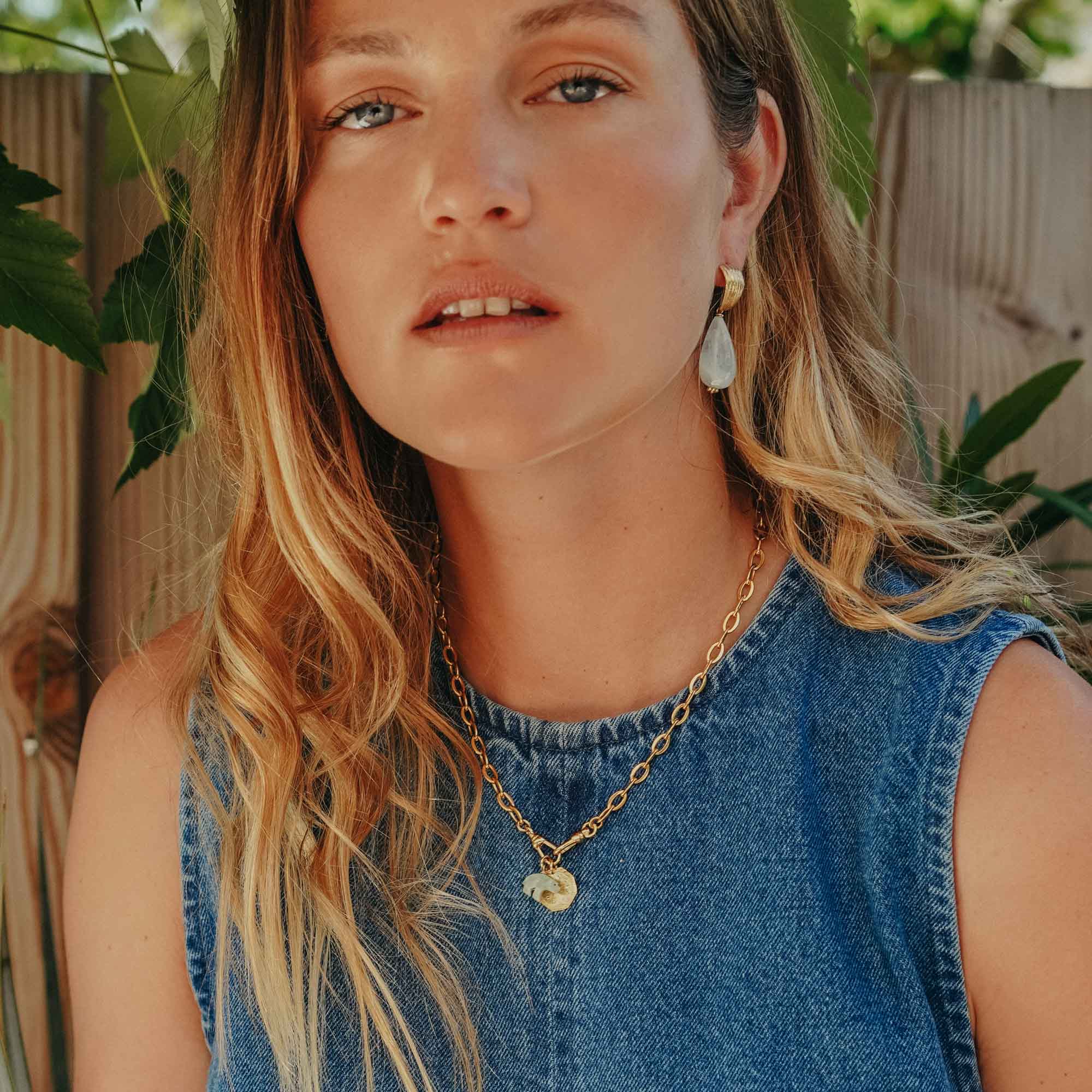 Collier LEONE